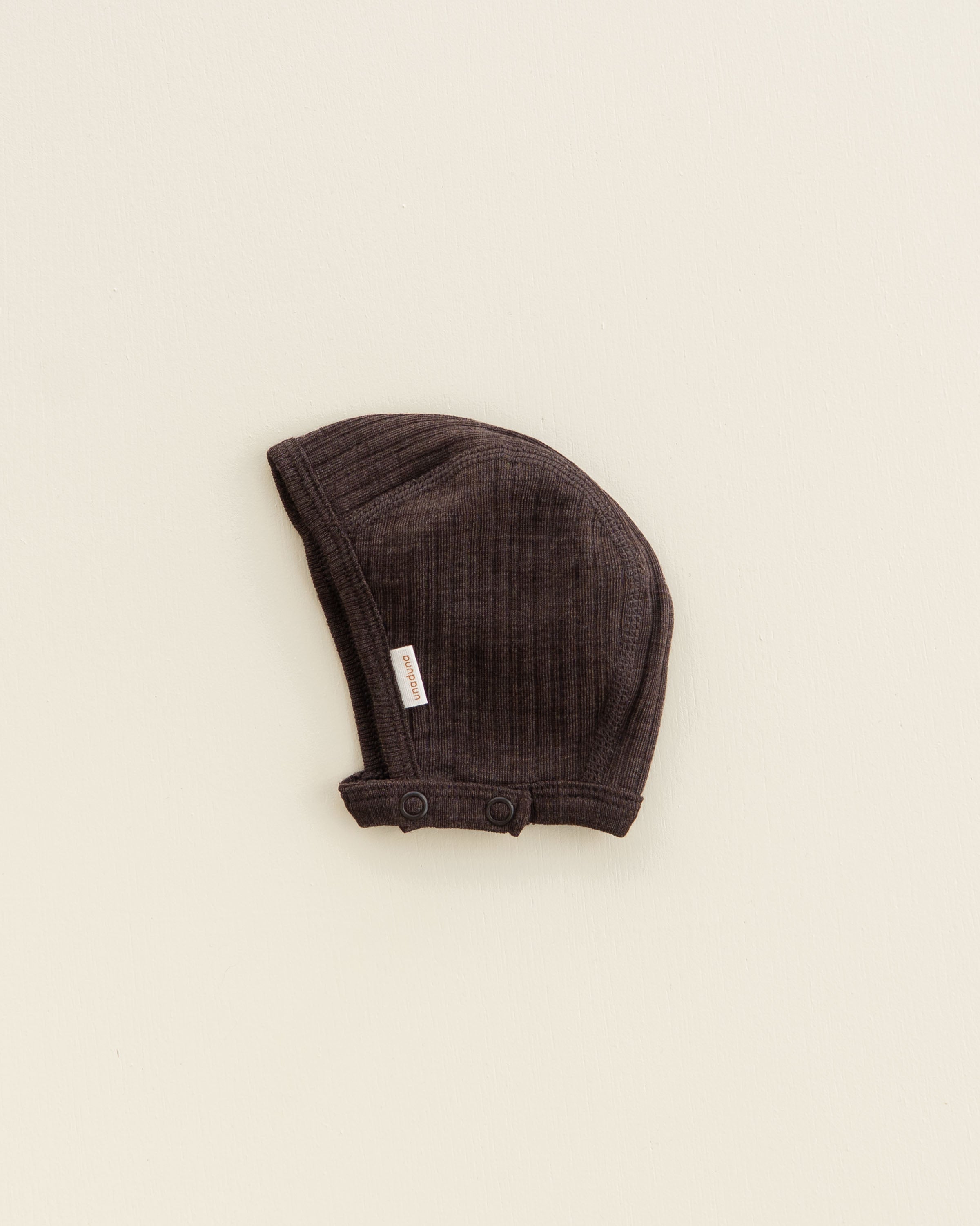 Bonnet with press stud rib wool/silk - cocoa