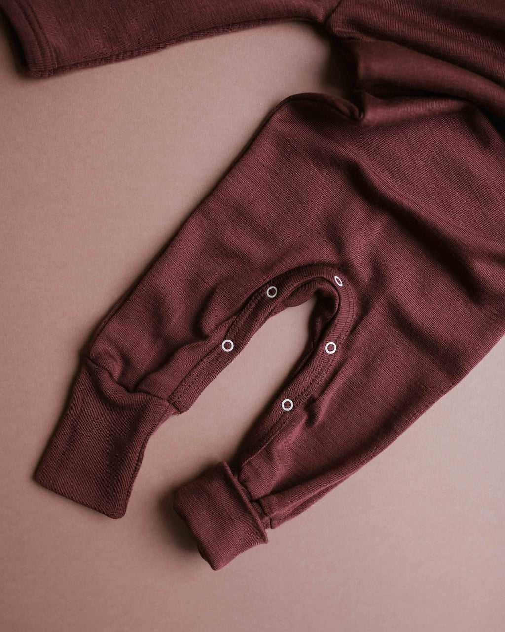unaduna-baby-jumpsuit-henna-dune-woolsilk-59
