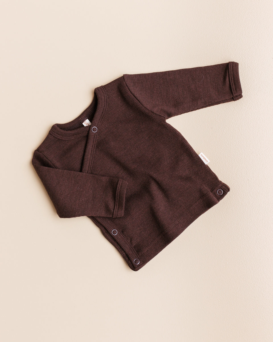 unaduna-baby-wrap-around-cardigan-wool-kladdkaka